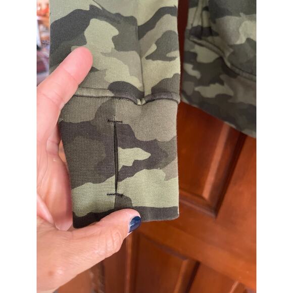 Lululemon scuba camouflage hoodie jacket size 8 - Picture 3 of 7